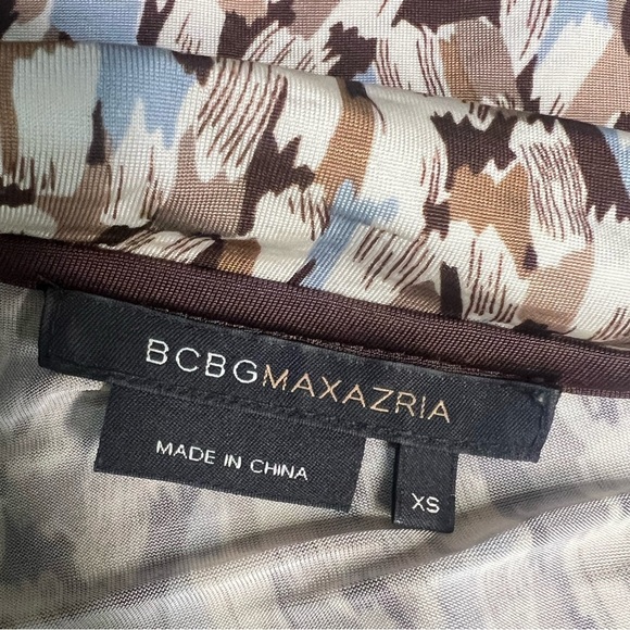 BCBGMaxAzria MIDI Wrap Dress size XS with beautiful modern brush stroke print - Picture 5 of 9